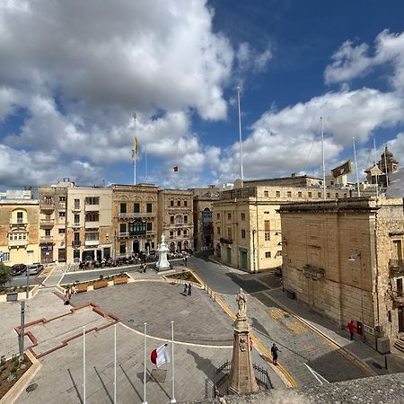 The Knight - Heritage & Art Home At Birgu Square Exterior photo