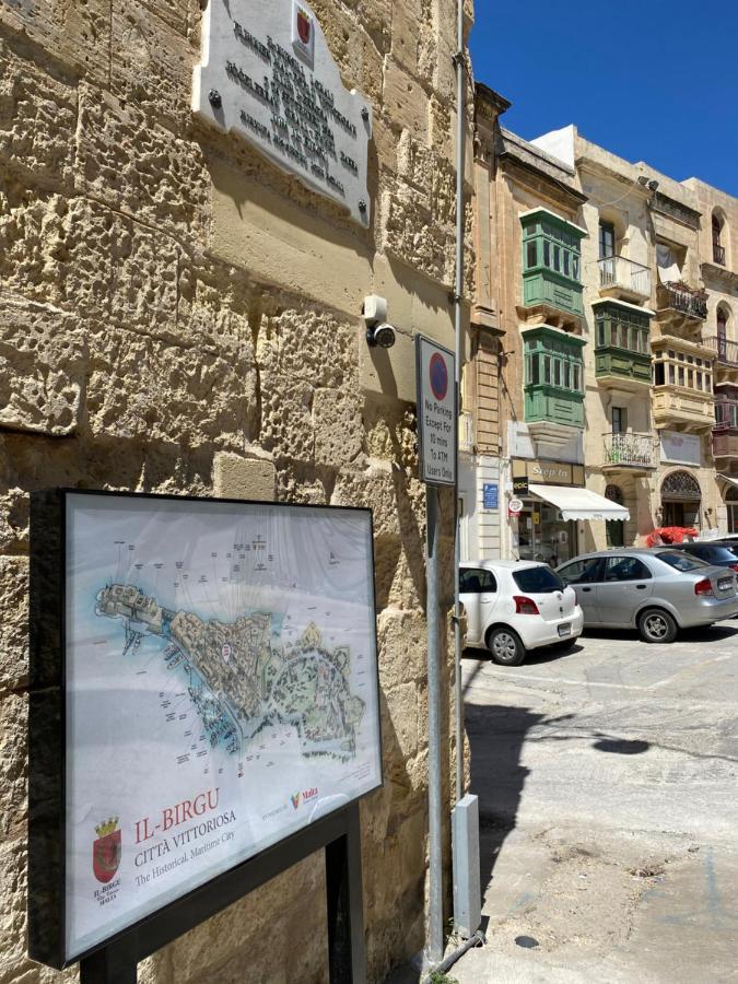 The Knight - Heritage & Art Home At Birgu Square Exterior photo