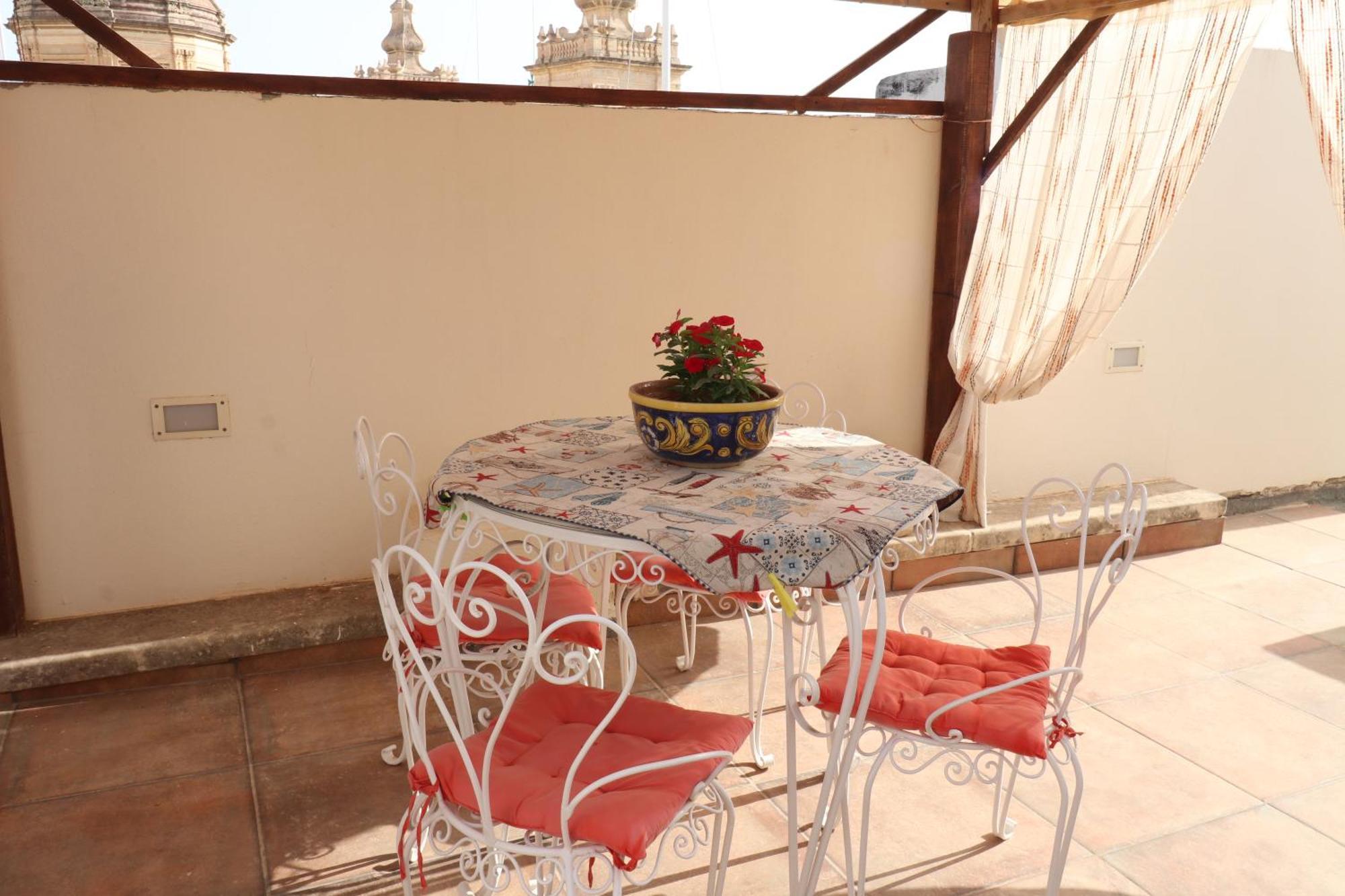 The Knight - Heritage & Art Home At Birgu Square Exterior photo