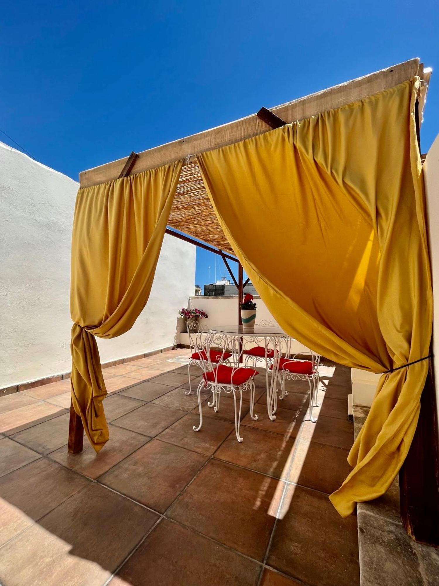 The Knight - Heritage & Art Home At Birgu Square Exterior photo