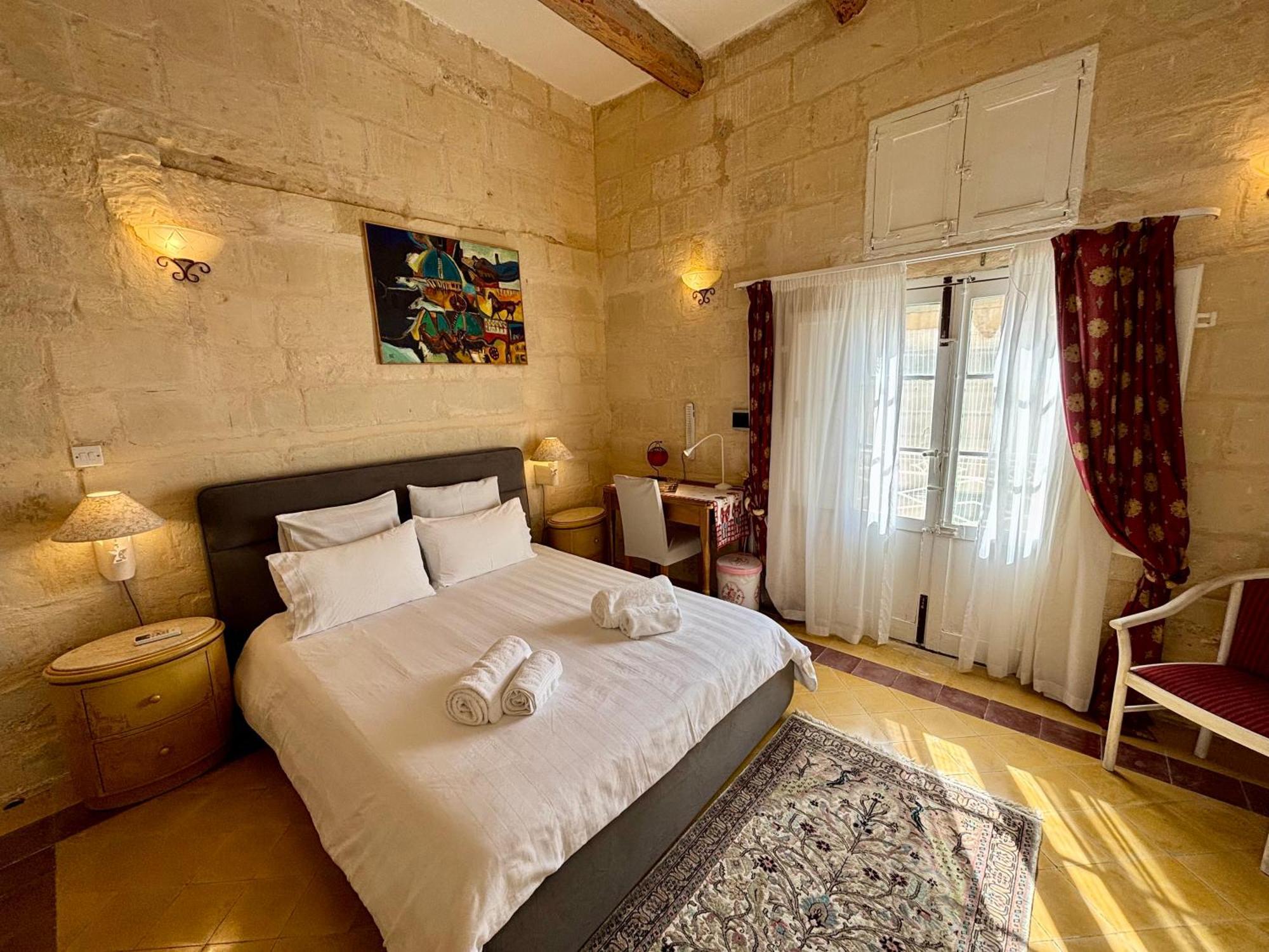 The Knight - Heritage & Art Home At Birgu Square Exterior photo